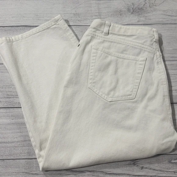 Liz Claiborne Women's White Cropped Jeans - Picture 5 of 6